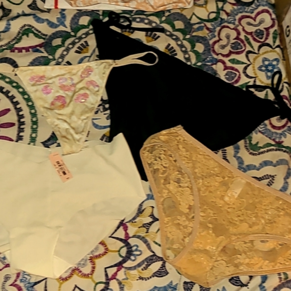panties!] pr of UO panties,black bathingsuit bottom,pink & sequin thong& VS.